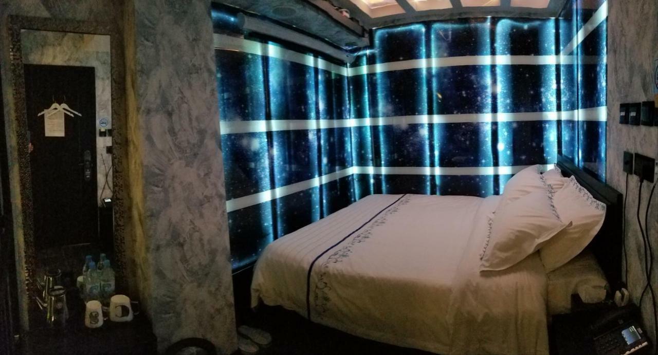 Star City Hotel Хонконг Екстериор снимка