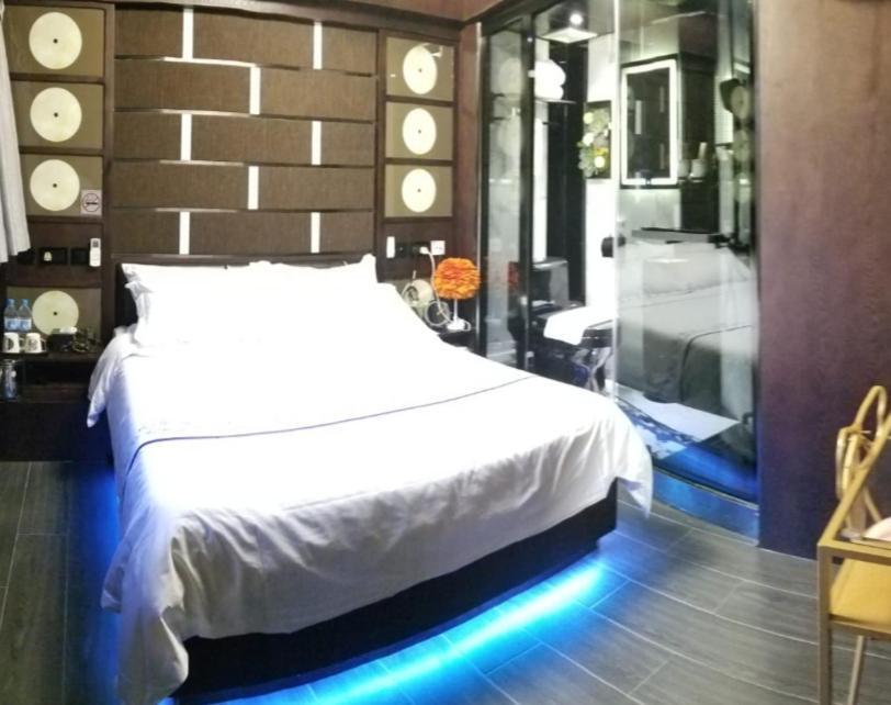 Star City Hotel Хонконг Екстериор снимка